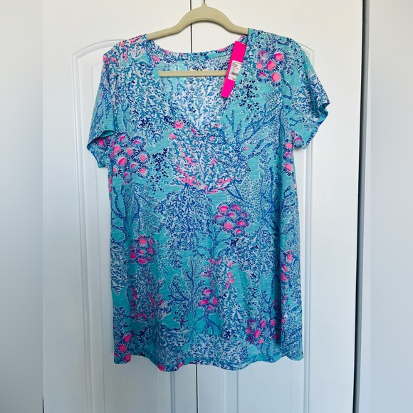 NWT Lilly Pulitzer Etta V- Neck Top Blue Ibiza Now You Sea Me - Picture 1 of 3